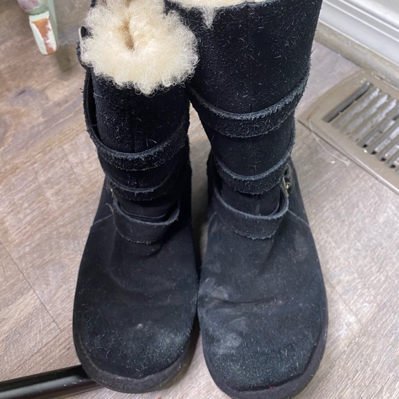Black Uggs - Picture 2 of 5